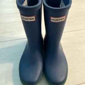 12 UK Hunter Classic blue and green rain boots